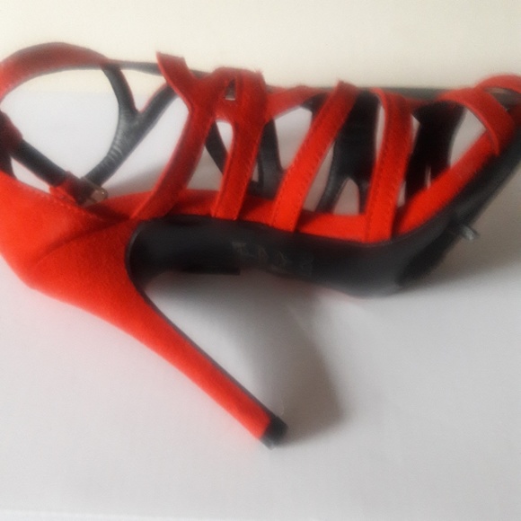 Shoes - Picture 4 of 4